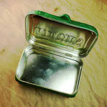 Load image into Gallery viewer, Green Filigree Tin
