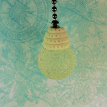 Load image into Gallery viewer, Glow in the Dark Fan Pull